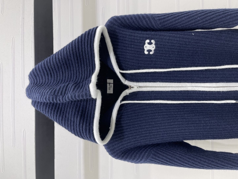Ce1i*e outwears
